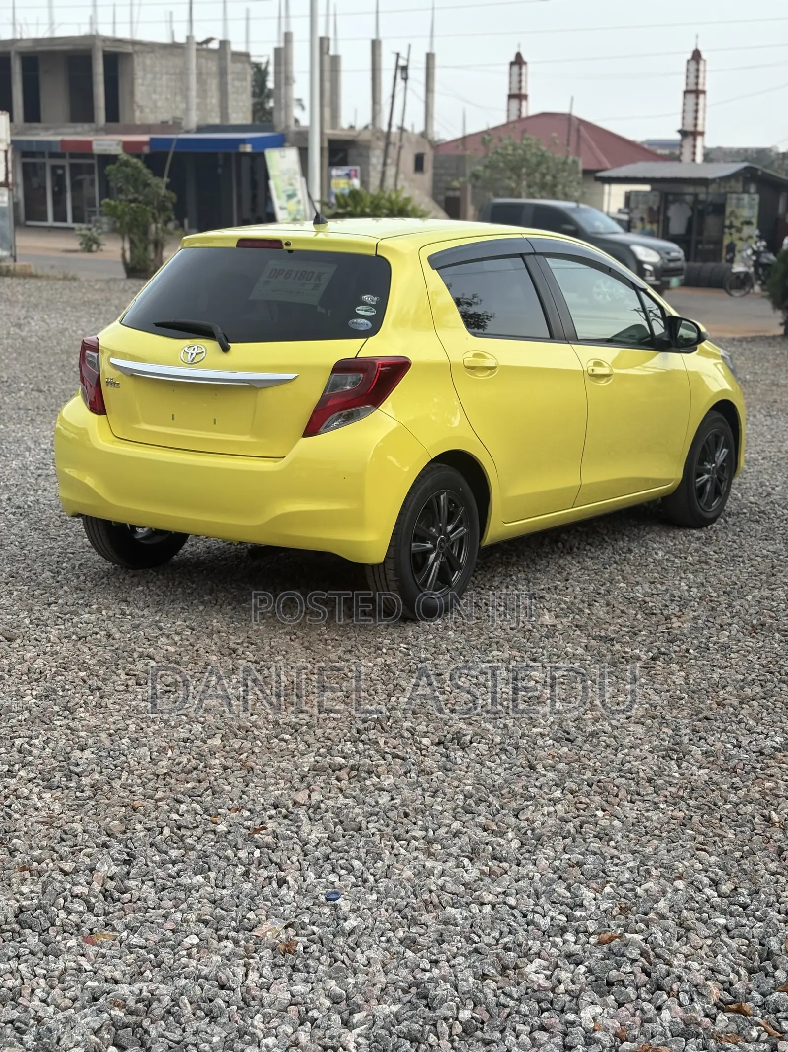 Toyota Vitz 1.3 AWD 3dr 2015 Yellow