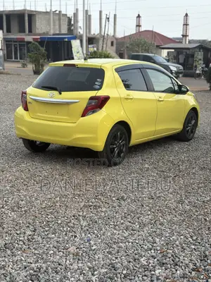 Toyota Vitz 1.3 AWD 3dr 2015 Yellow