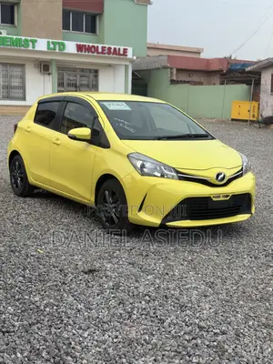 Toyota Vitz 1.3 AWD 3dr 2015 Yellow