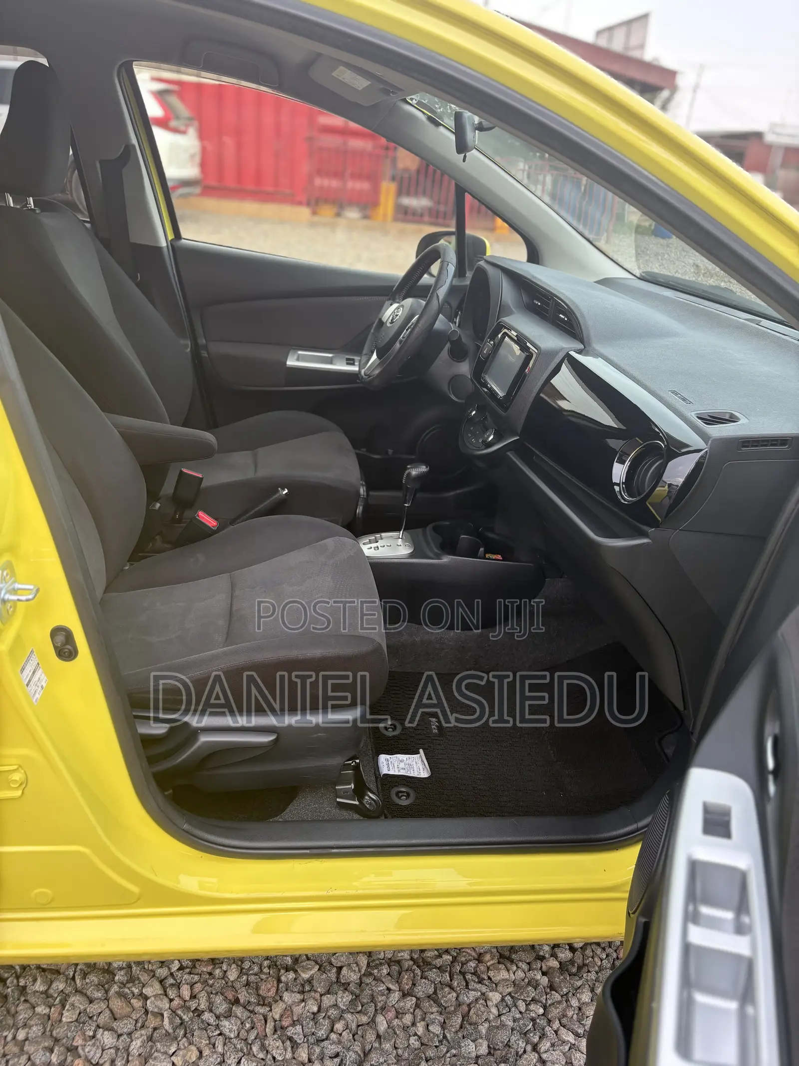 Toyota Vitz 1.3 AWD 3dr 2015 Yellow