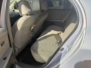 Toyota Vitz 2010 Silver