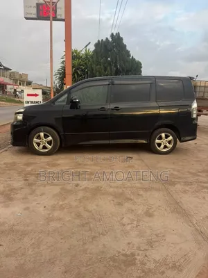 Toyota Voxy X 4WD 8-Seater 2010 Black