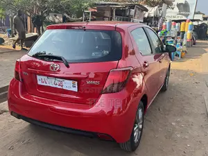 Toyota Yaris L Hatchback 5dr 2015 Red