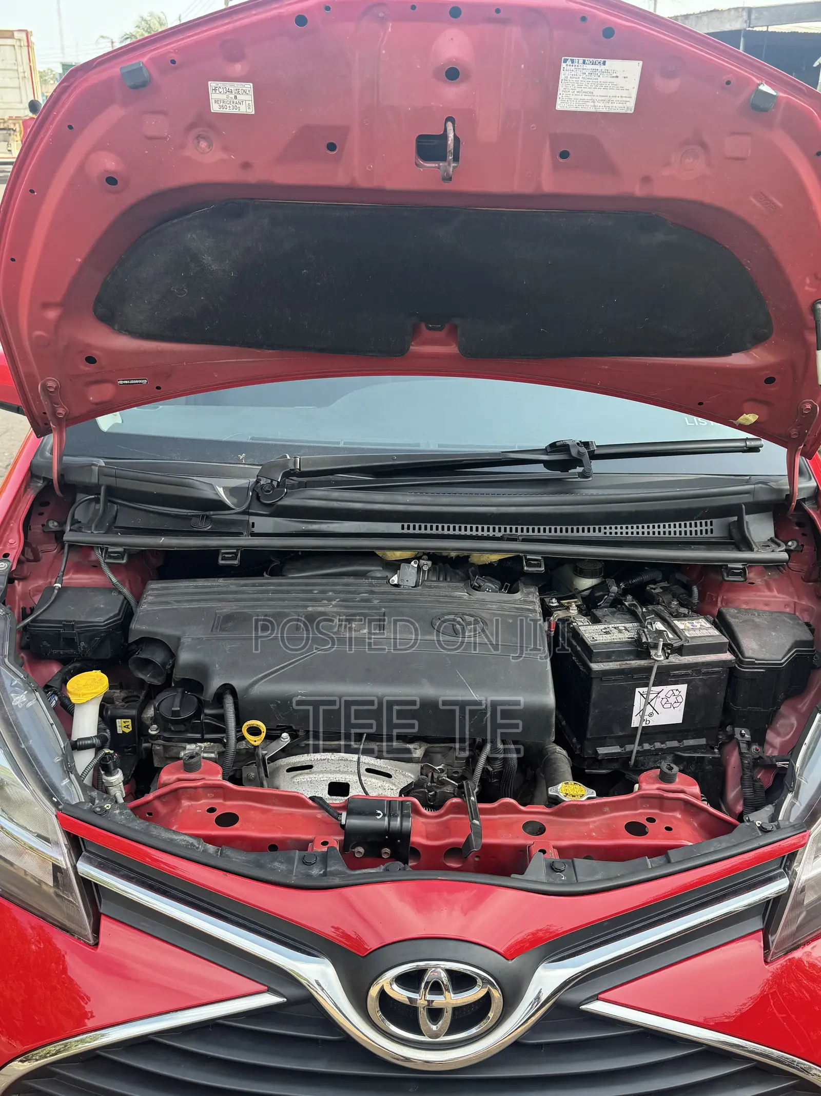 Toyota Yaris L Hatchback 5dr 2015 Red
