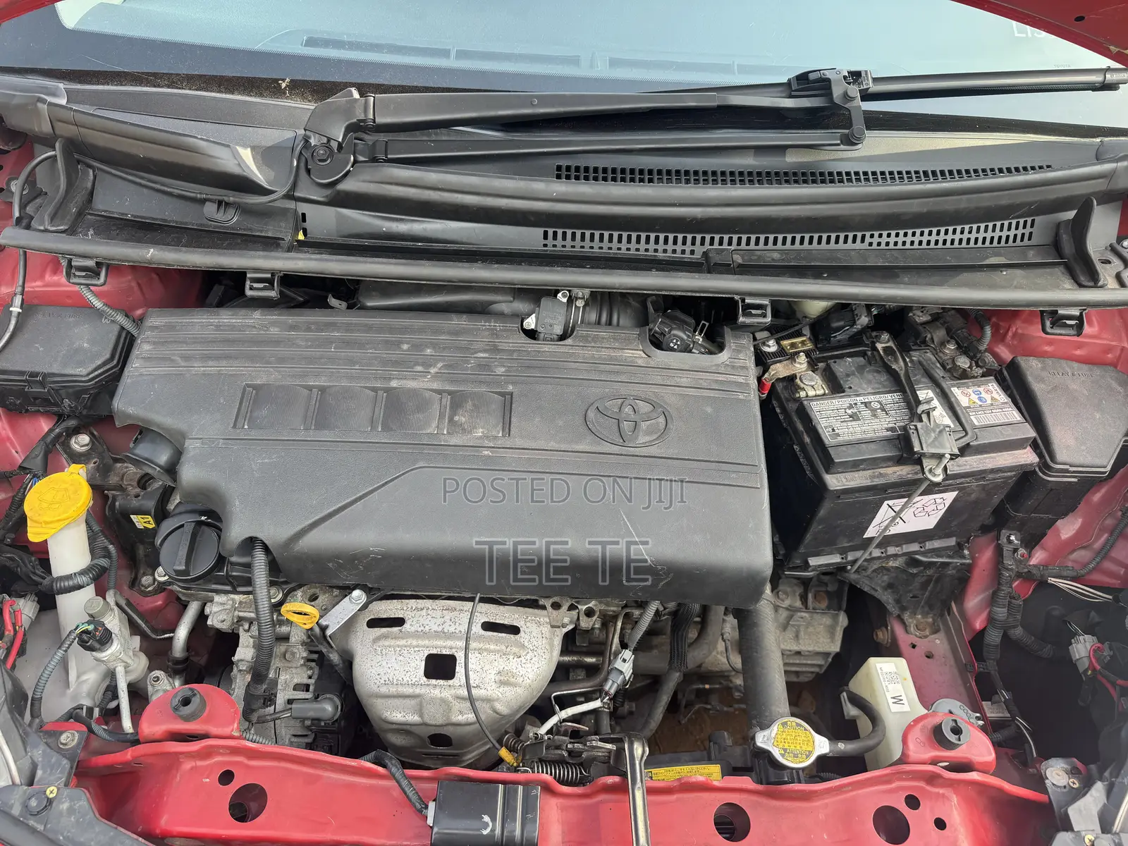 Toyota Yaris L Hatchback 5dr 2015 Red