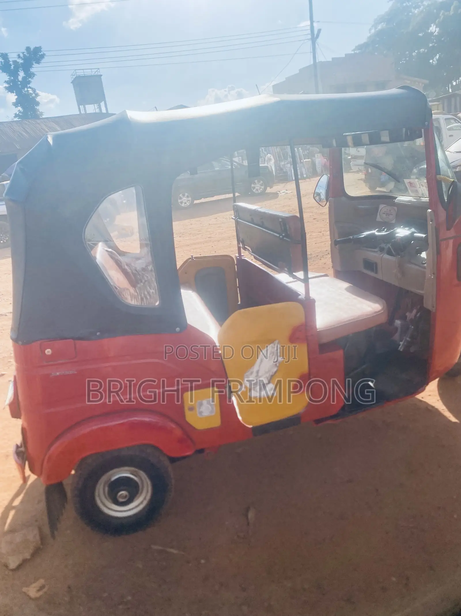 Bajaj RE 2025 Red
