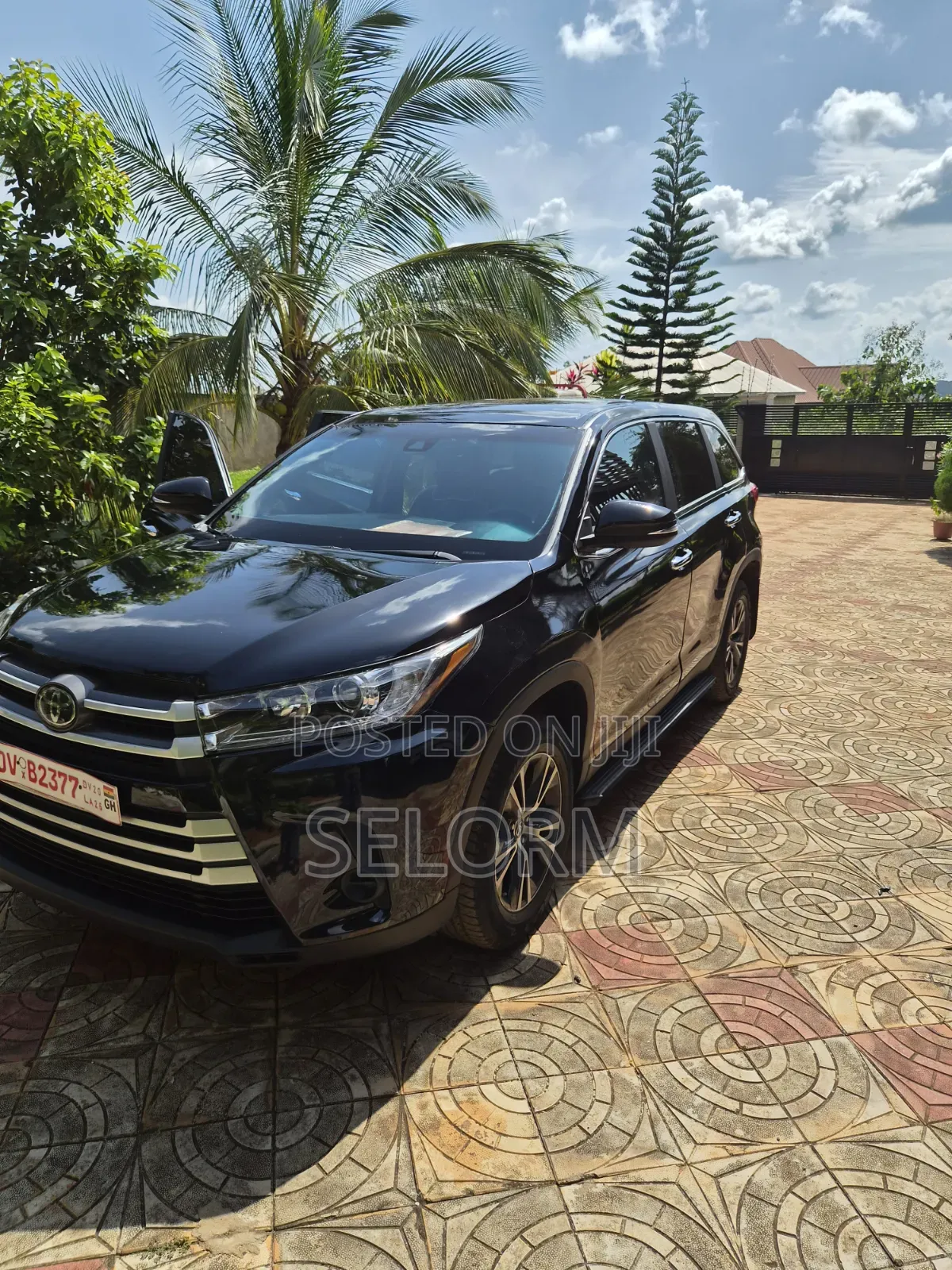 Toyota Highlander LE Plus 2019 Black