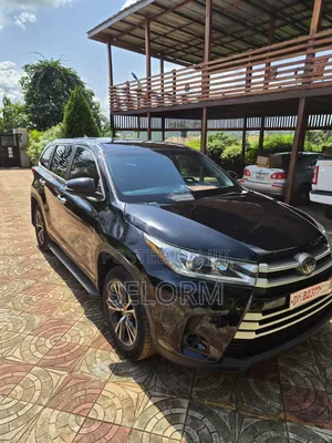 Toyota Highlander LE Plus 2019 Black
