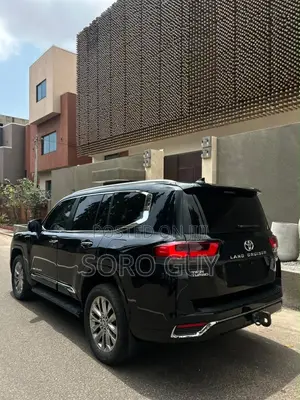 Toyota Land Cruiser 2023 Black