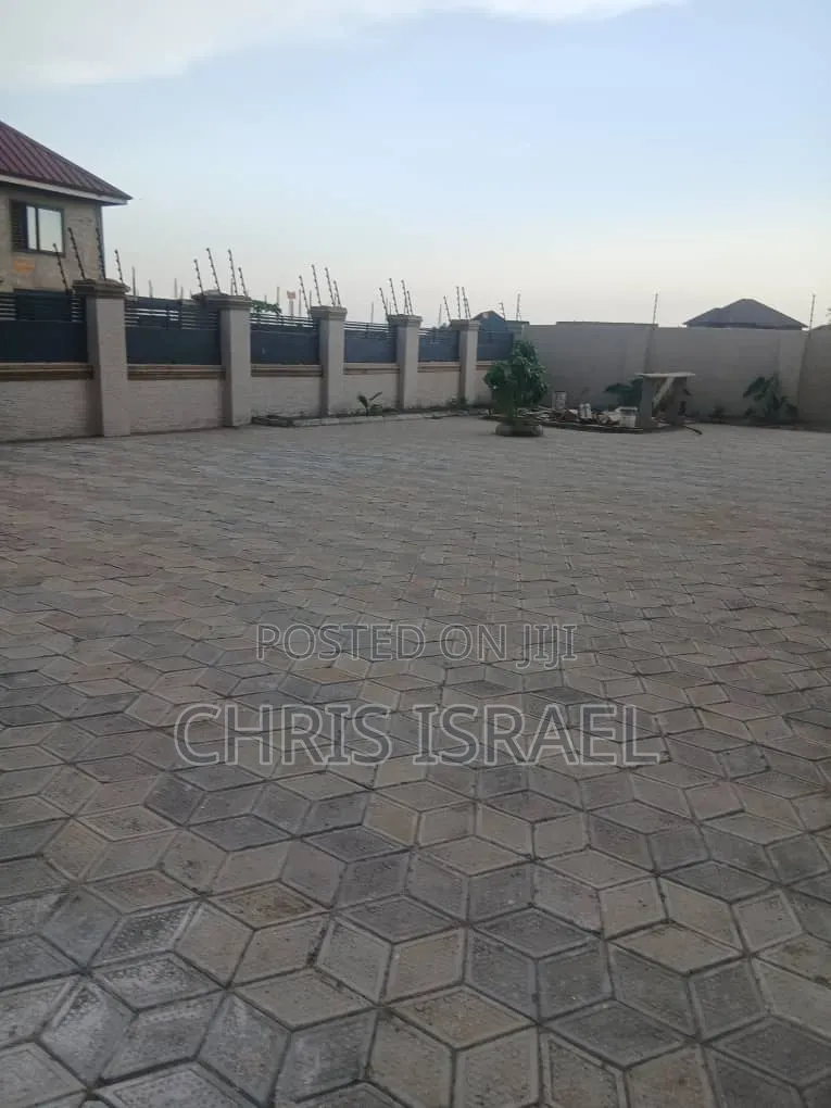 2bdrm Apartment in Oyibi Benarpat, Pentecost for rent