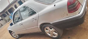 Mercedes-Benz C250 1990 Silver