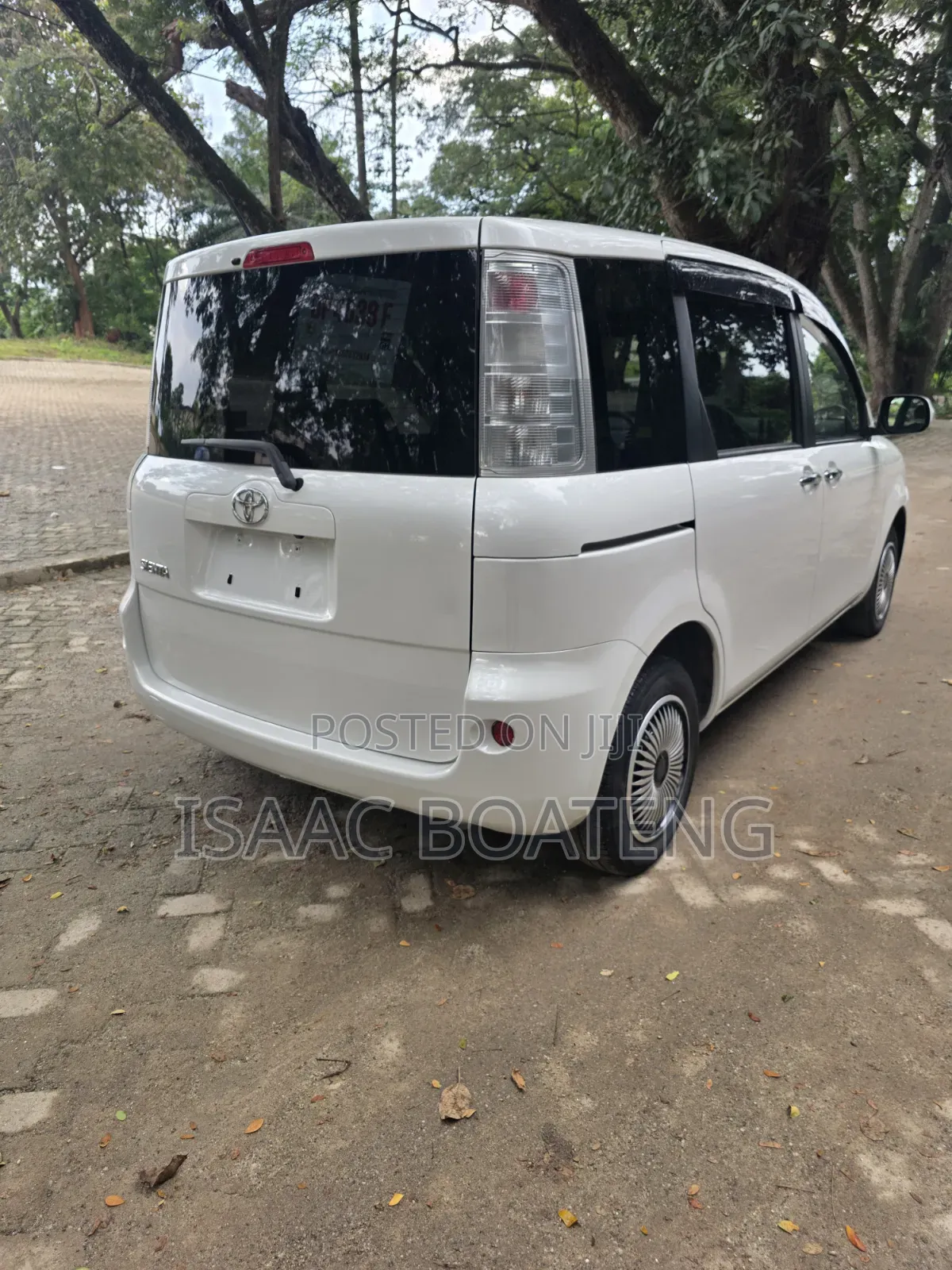 Toyota Sienta 1.5 AWD 2015 White
