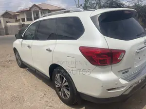Nissan Pathfinder 2020 White