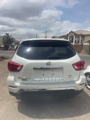Nissan Pathfinder 2020 White