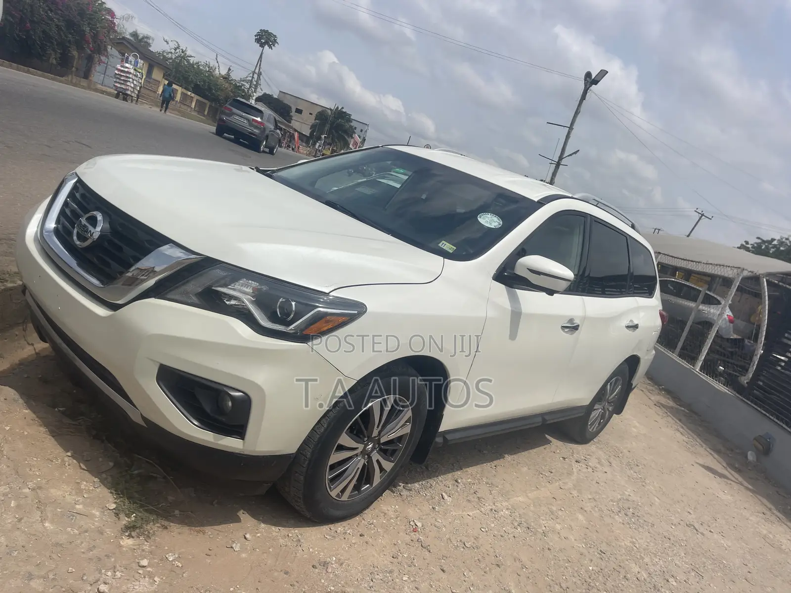 Nissan Pathfinder 2020 White