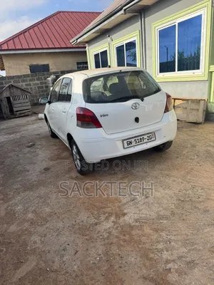 Toyota Vitz 2009 White