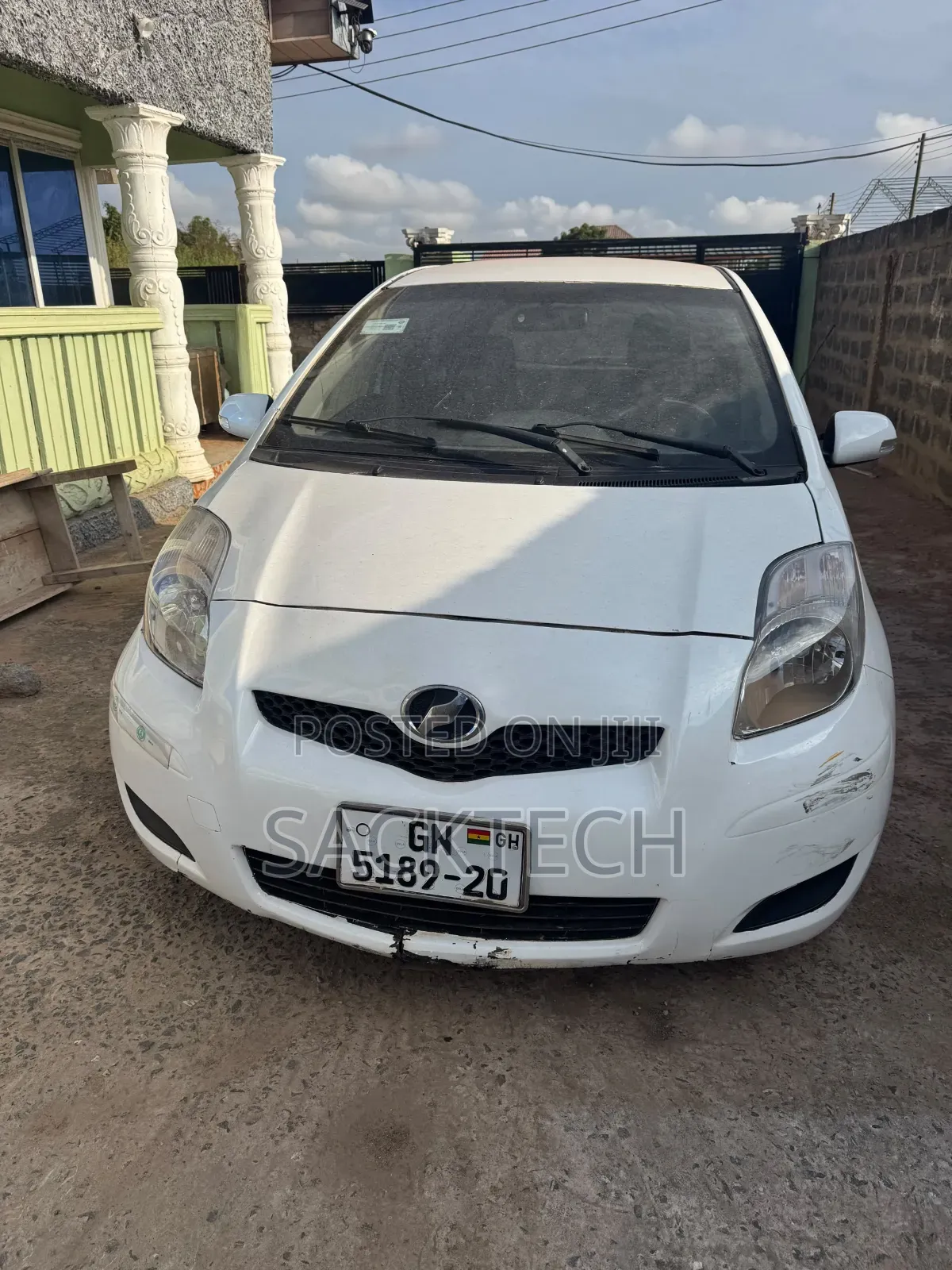 Toyota Vitz 2009 White