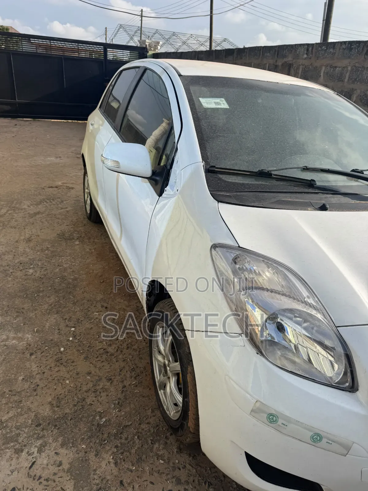 Toyota Vitz 2009 White