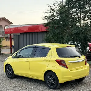 Toyota Vitz 1.3 FWD 5dr 2015 Yellow