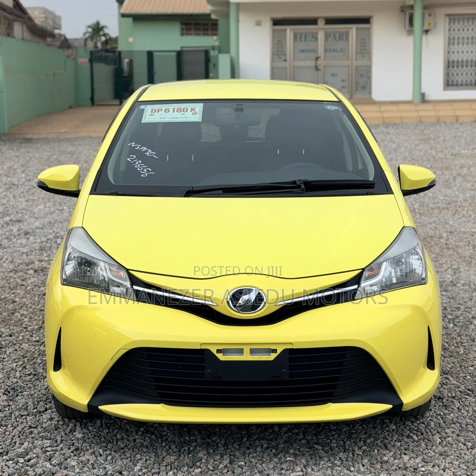 Toyota Vitz 1.3 FWD 5dr 2015 Yellow