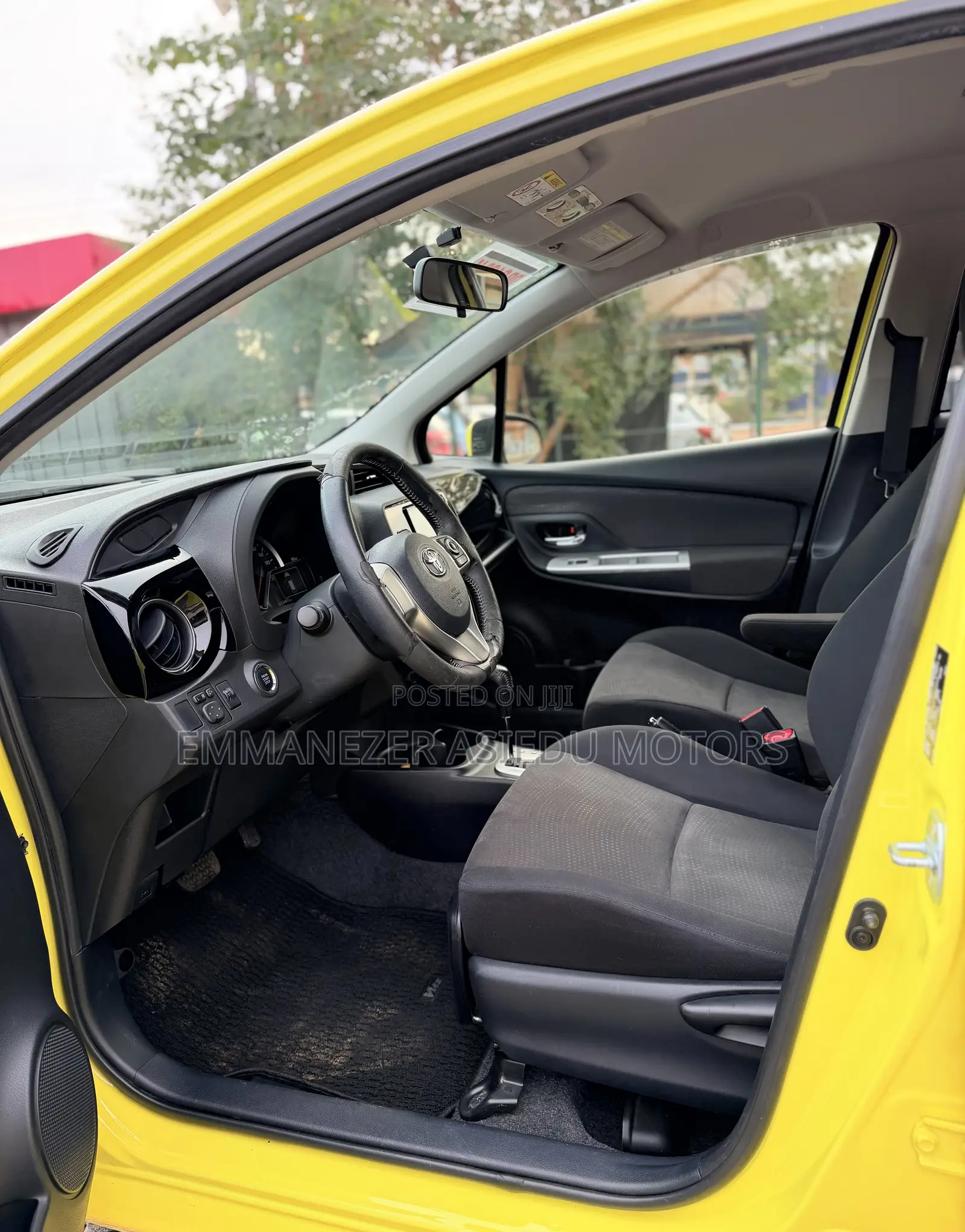 Toyota Vitz 1.3 FWD 5dr 2015 Yellow