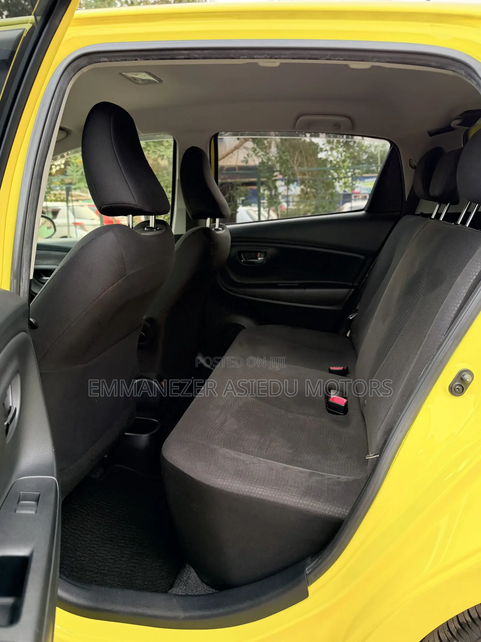 Toyota Vitz 1.3 FWD 5dr 2015 Yellow