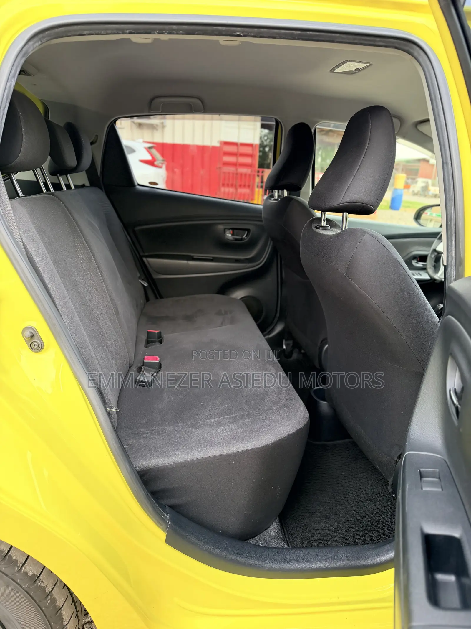 Toyota Vitz 1.3 FWD 5dr 2015 Yellow