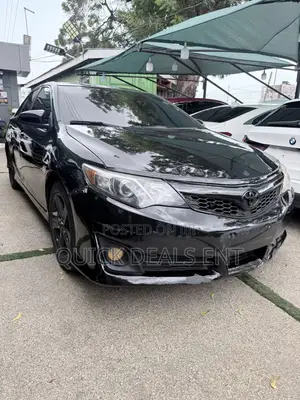 Toyota Camry SE 4dr Sedan (2.5L 4cyl 6A) 2014 Black