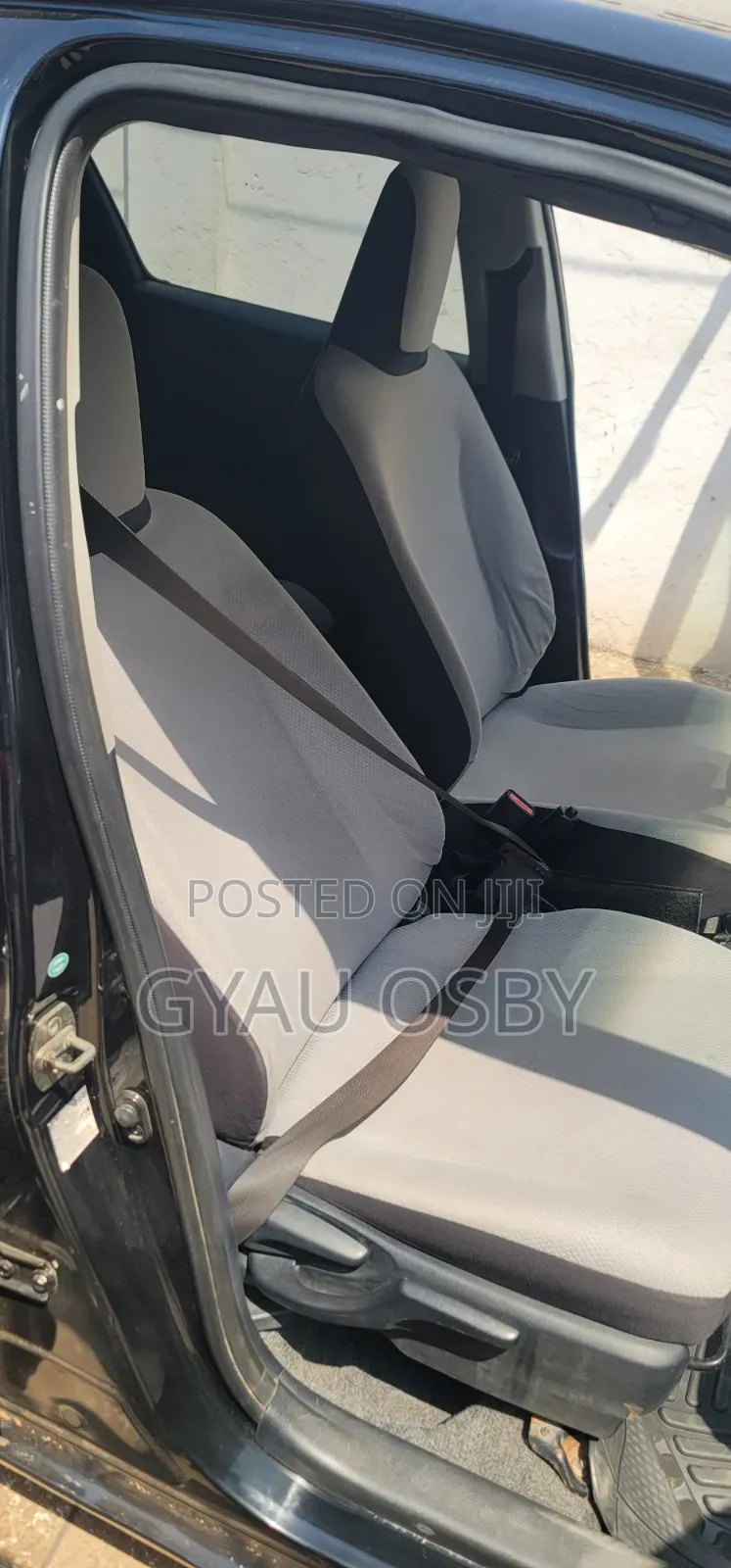Toyota Vitz 2012 Black