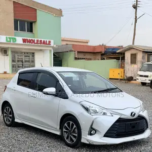 Toyota Vitz 1.3 FWD 5dr 2017 Pearl