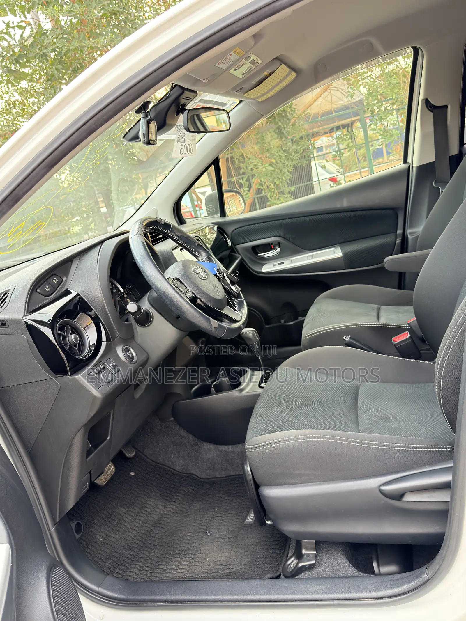 Toyota Vitz 1.3 FWD 5dr 2017 Pearl