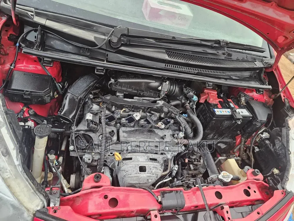 Toyota Vitz 1.3 FWD 3dr 2012 Red