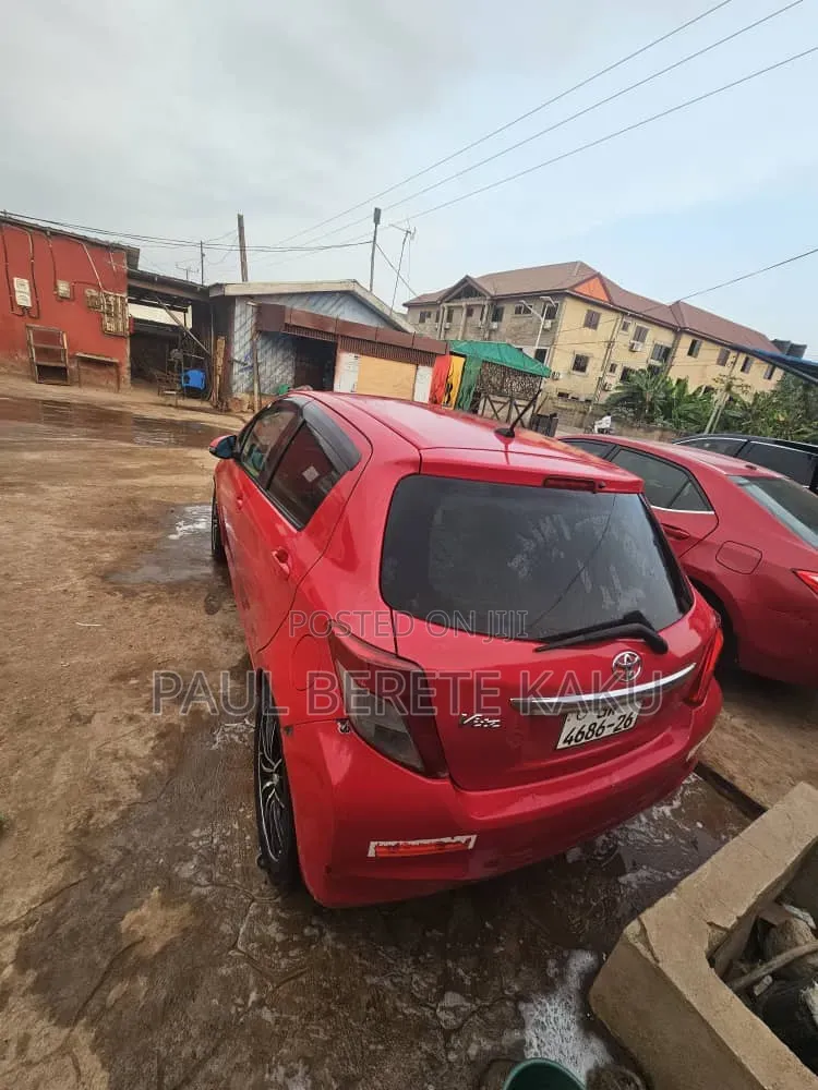 Toyota Vitz 1.3 FWD 3dr 2012 Red
