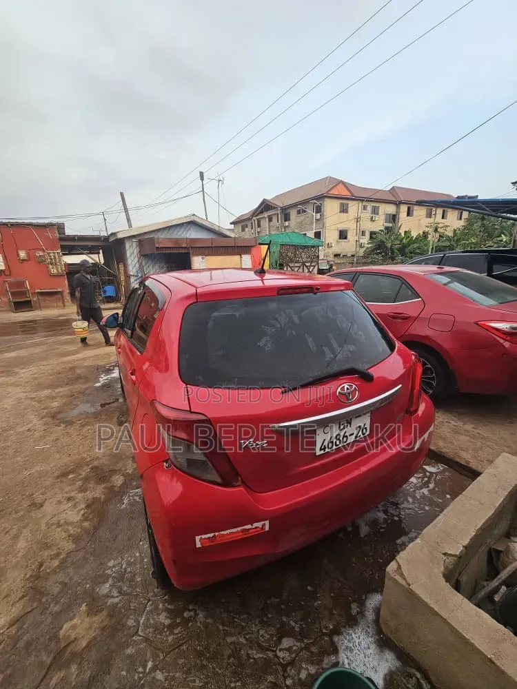 Toyota Vitz 1.3 FWD 3dr 2012 Red