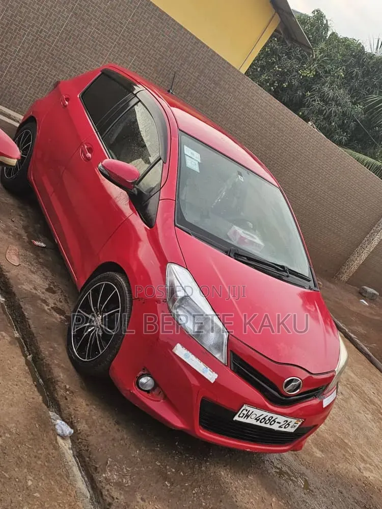 Toyota Vitz 1.3 FWD 3dr 2012 Red