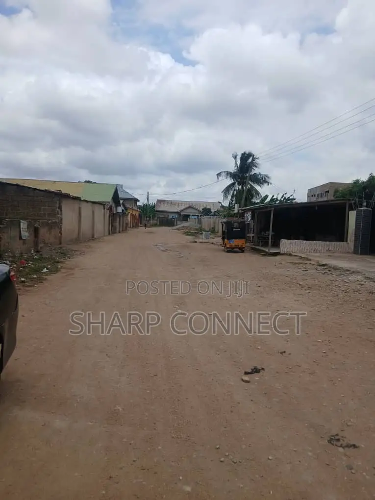 12bdrm House in Kasoa America Down, Adade for sale