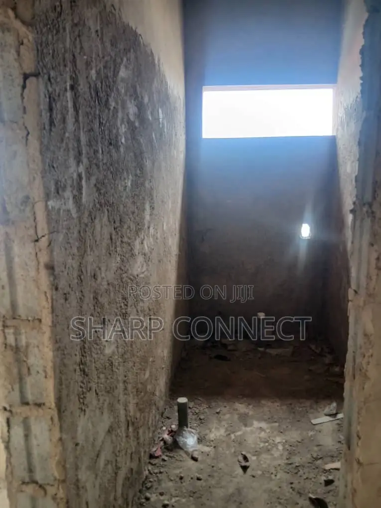 12bdrm House in Kasoa America Down, Adade for sale