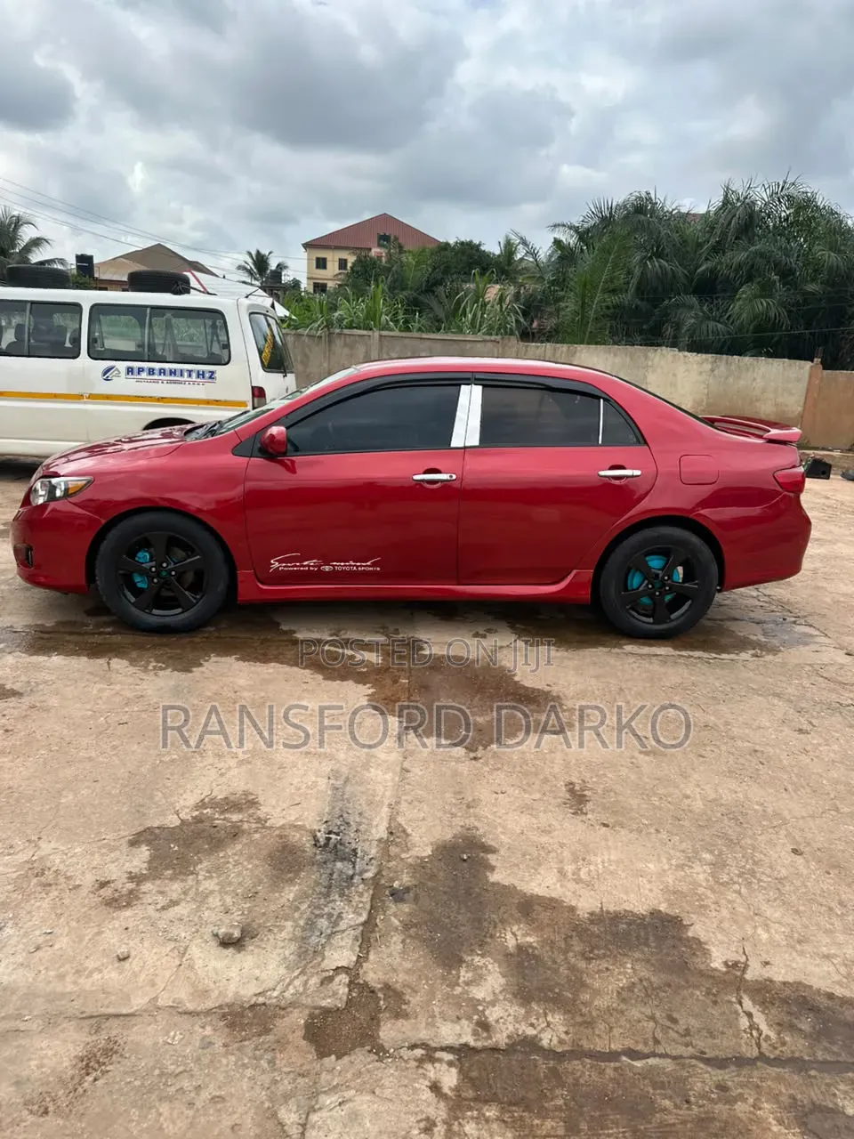 Toyota Corolla Base 4dr Sedan (1.8L 4cyl 5M) 2011 Red