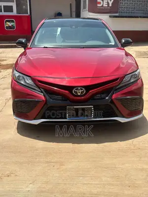 Toyota Camry XSE 2021 Red