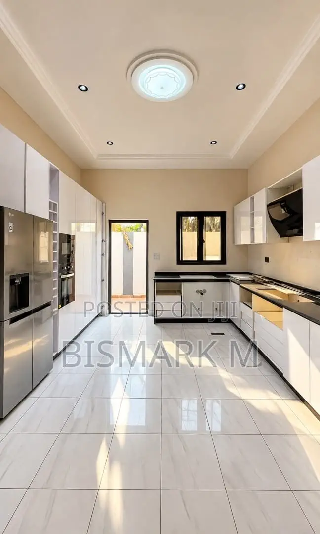 4bdrm House in Adenta for sale