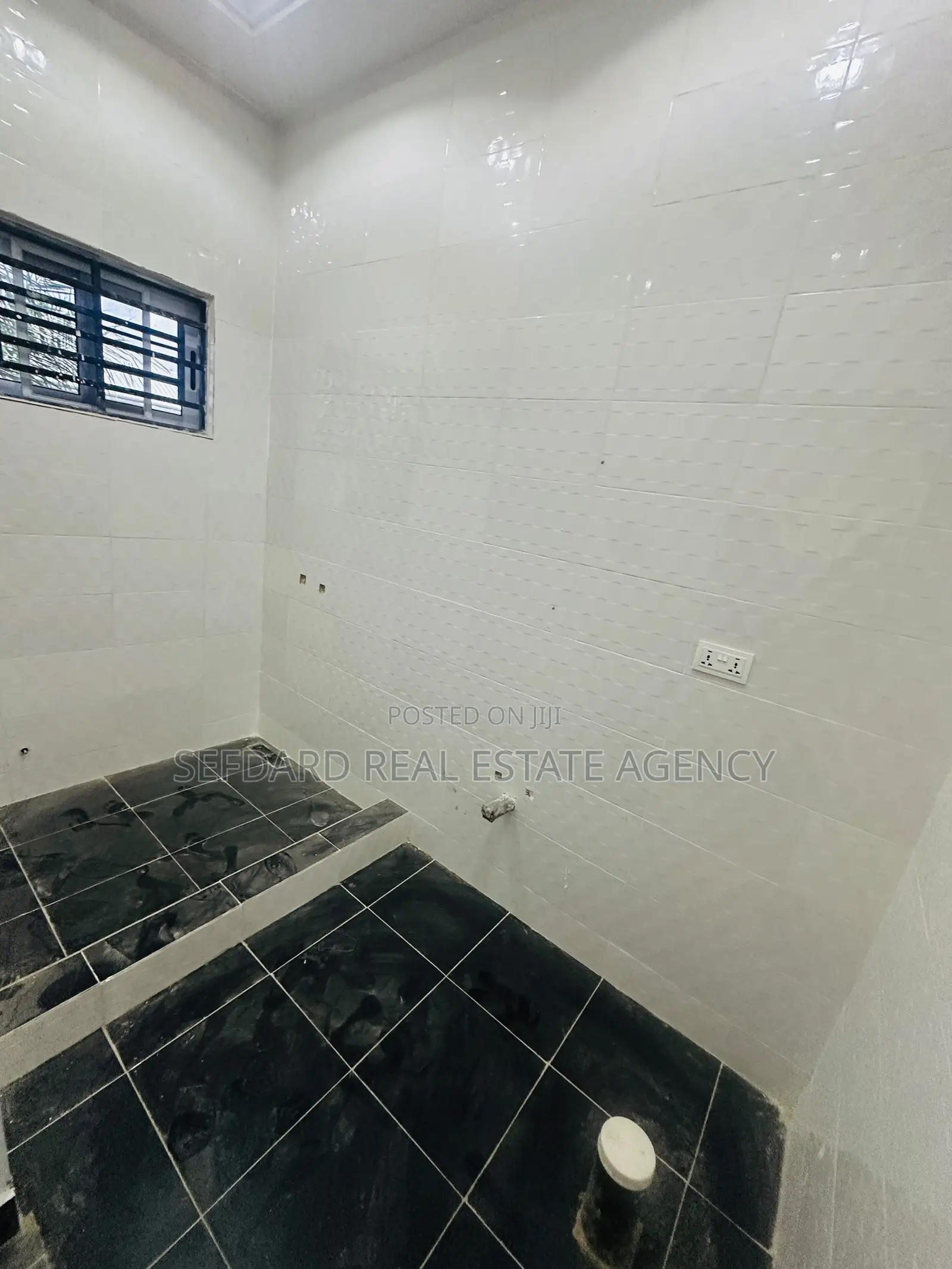 3bdrm House in Sefdard Properties, Amasaman for sale