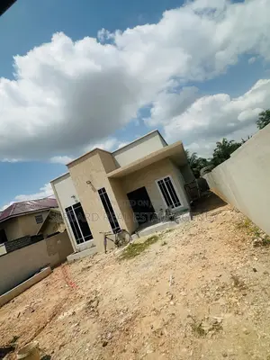 3bdrm House in Sefdard Properties, Amasaman for sale