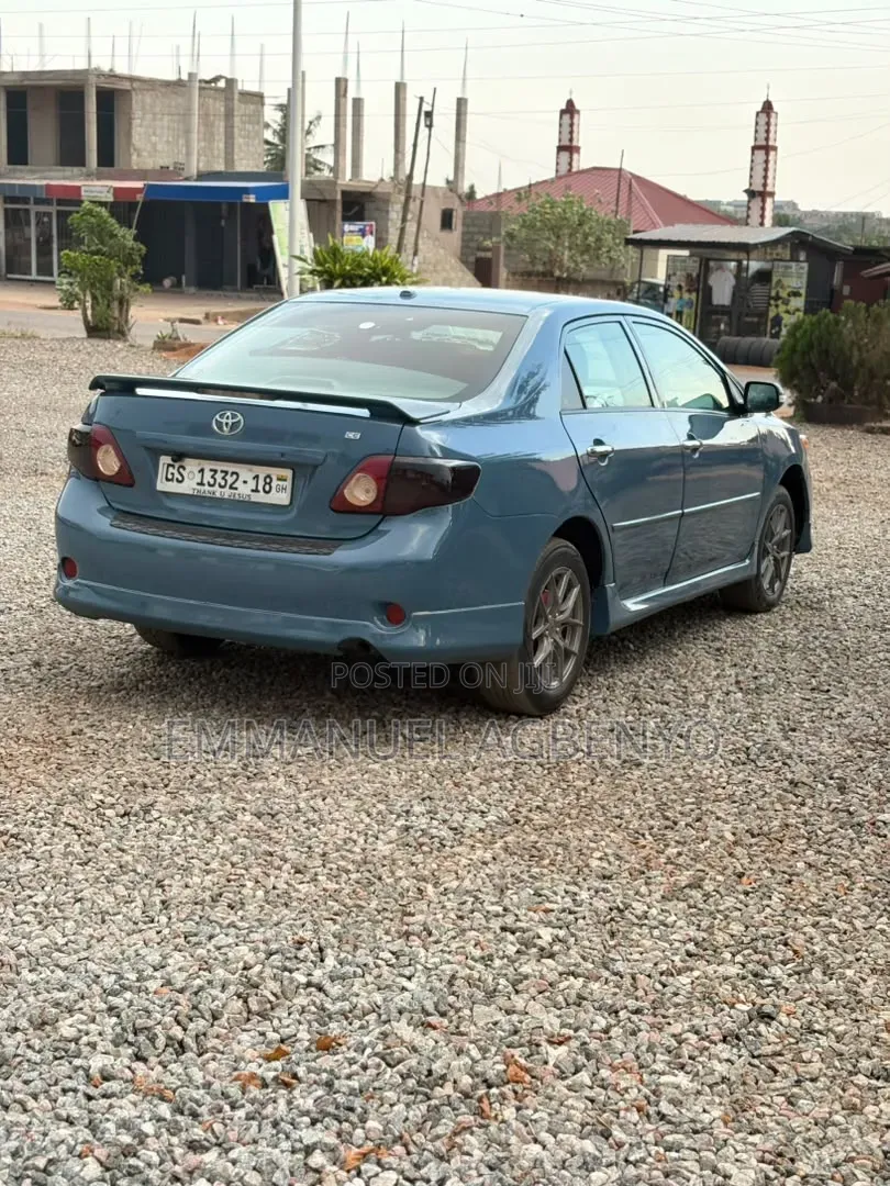Toyota Corolla LE 4dr Sedan (1.8L 4 cyl 4A) 2009 Gray