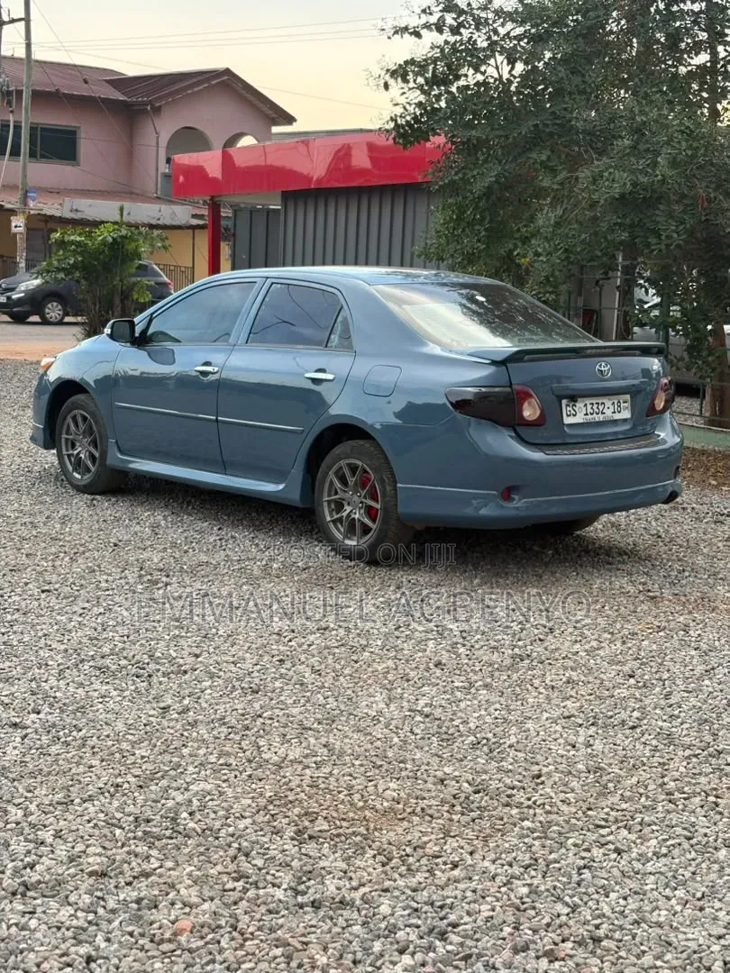 Toyota Corolla LE 4dr Sedan (1.8L 4 cyl 4A) 2009 Gray