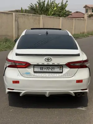 2018 Toyota Camry Capacity
