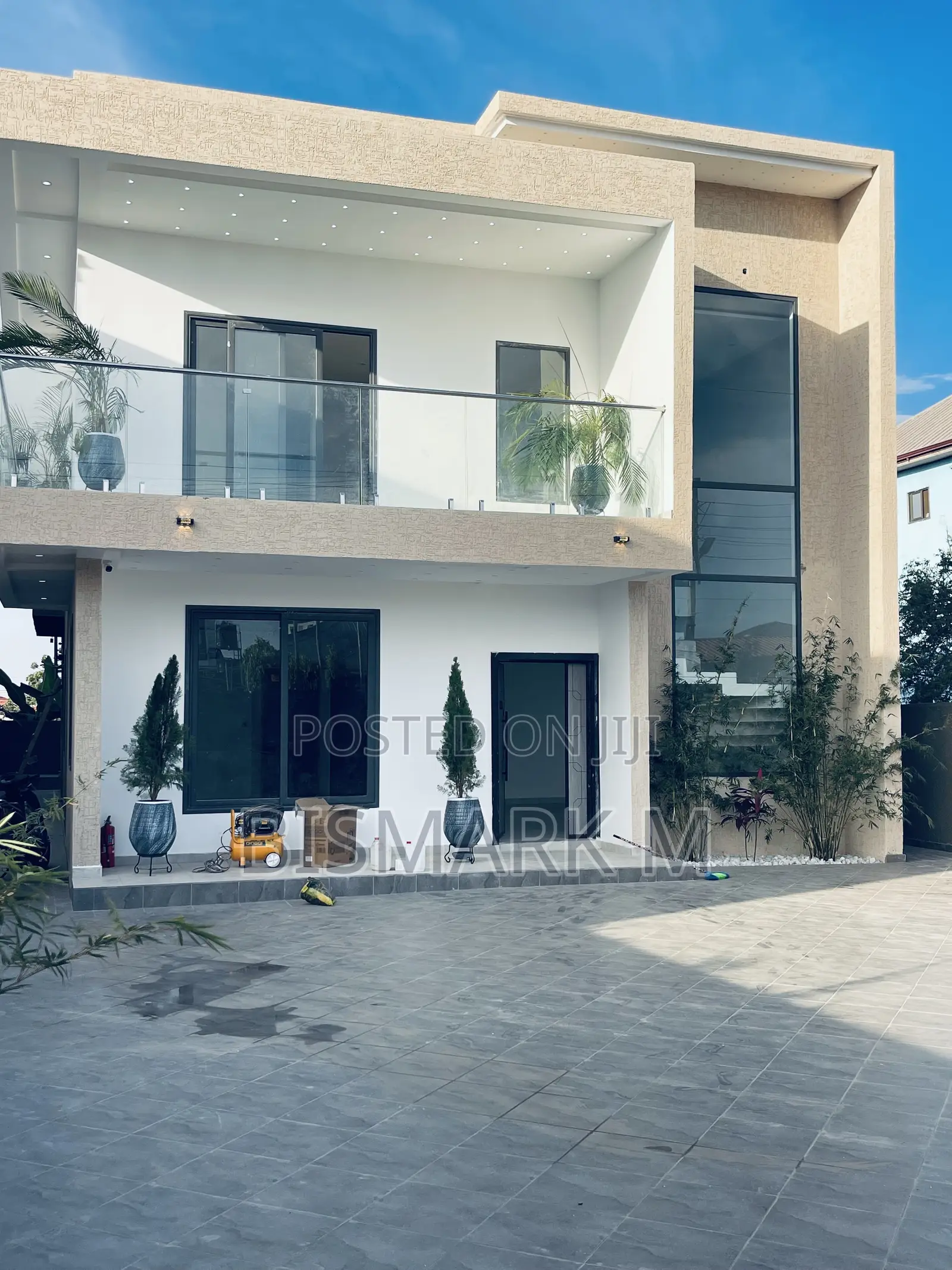 4bdrm House in Ashaley Botwe for sale