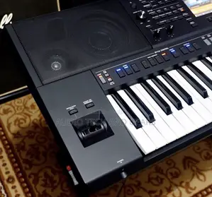 Yamaha PSR Sx700 Keyboard