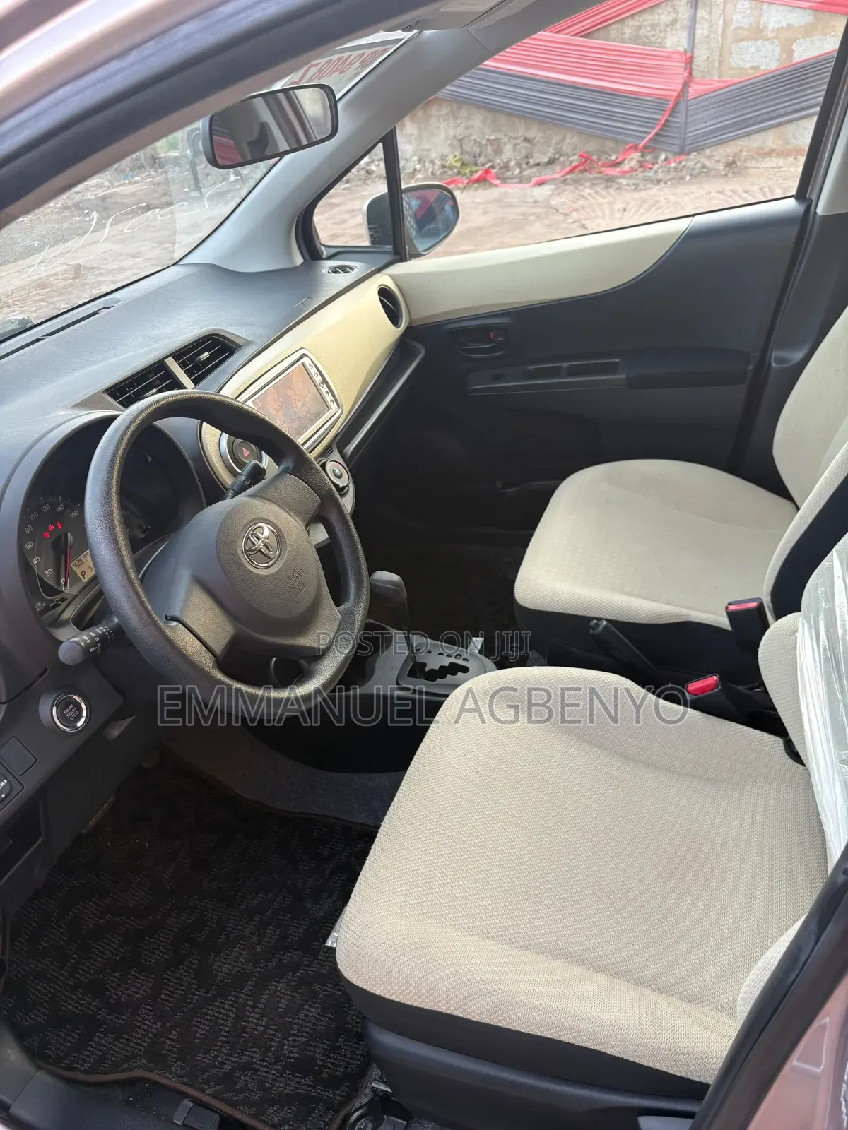 Toyota Vitz 1.3 AWD 5dr 2013 Pink
