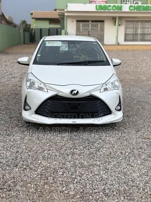 Toyota Vitz 1.3 AWD 5dr 2017 White