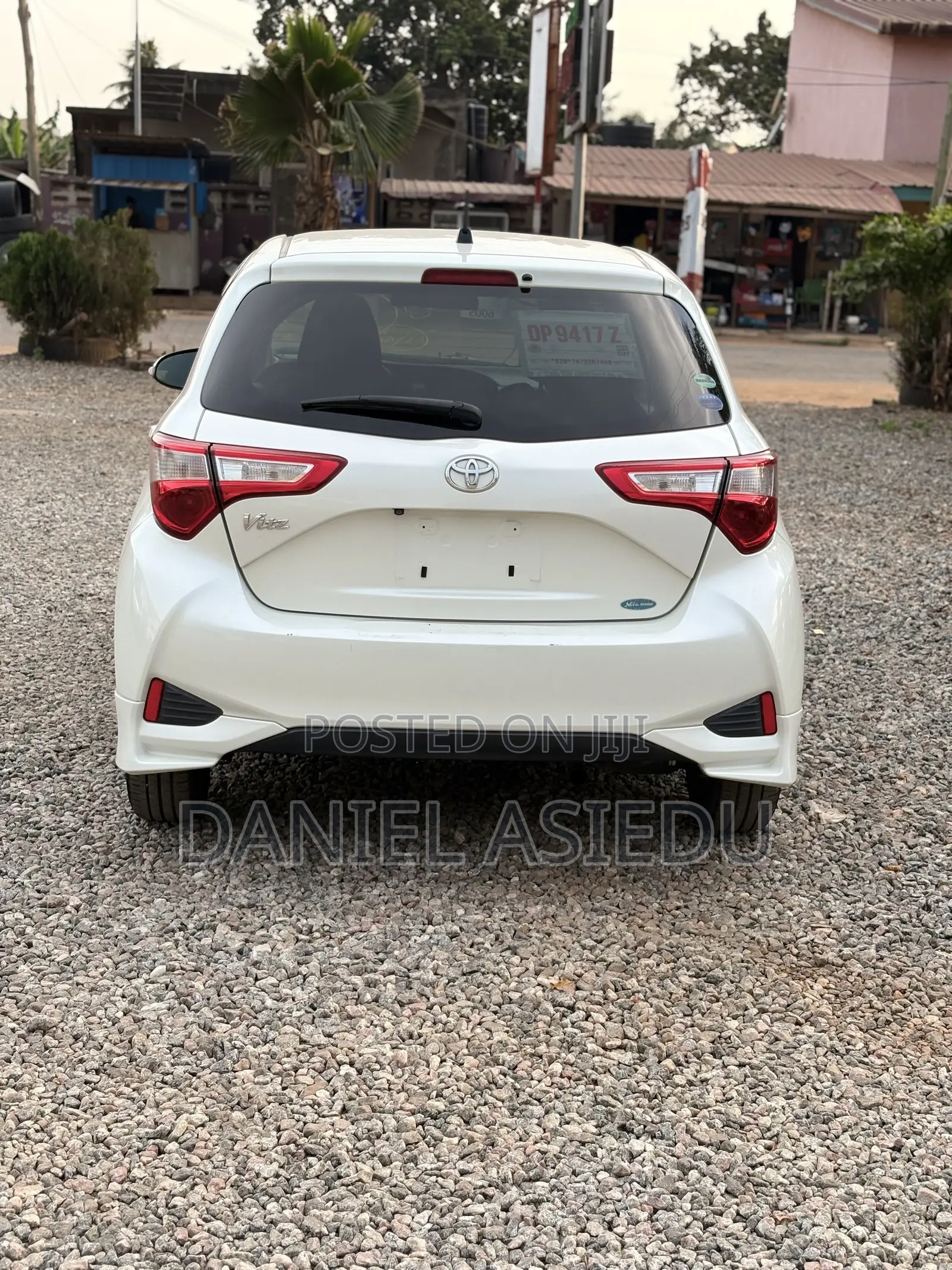 Toyota Vitz 1.3 AWD 5dr 2017 White